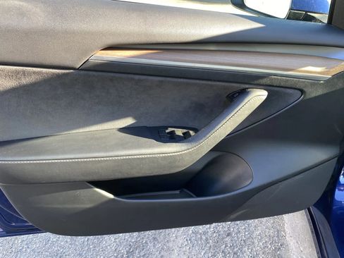 Used 2023 Tesla Model 3 Standard Range image 11