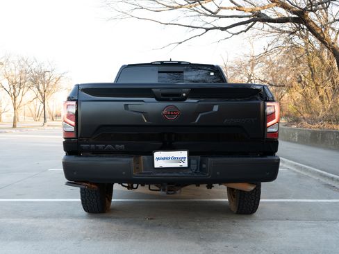 Used 2024 Nissan Titan PRO-4X w/ Pro-4x Convenience Package image 8