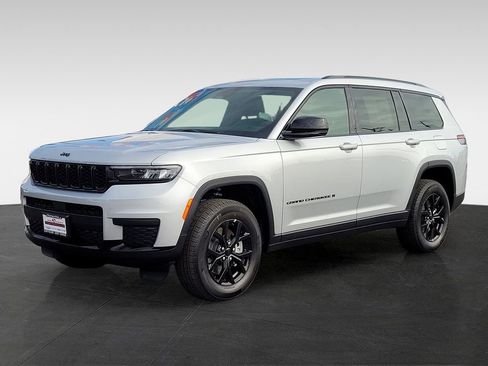 New 2025 Jeep Grand Cherokee L Altitude image 8