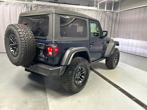 Used 2025 Jeep Wrangler Sport AWD/4WD image 7