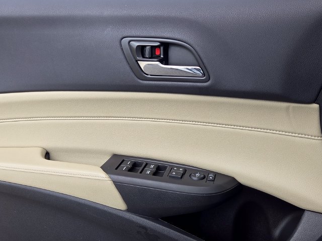 Used 2018 Acura ILX FWD image 31