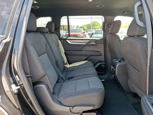 Certified 2025 GMC Acadia Elevation FWD image 33