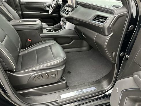 Used 2022 GMC Yukon SLT w/ SLT Luxury Package image 27