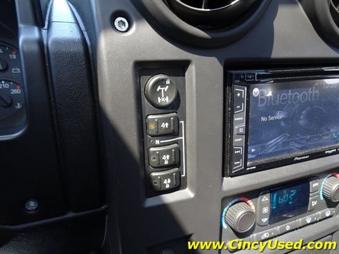 Used 2005 HUMMER H2 w/ Preferred Equipment Group AWD/4WD image 20