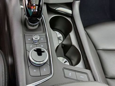 Used 2025 Cadillac XT6 Premium Luxury FWD image 22