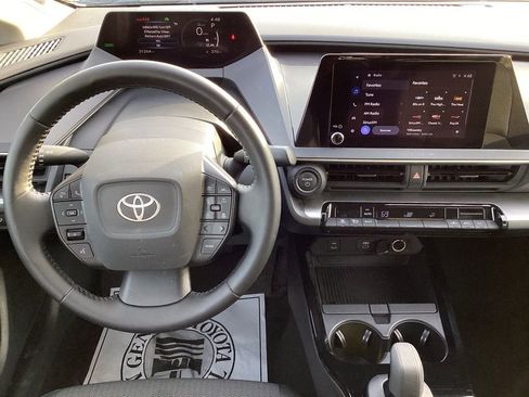 Used 2025 Toyota Prius LE image 17