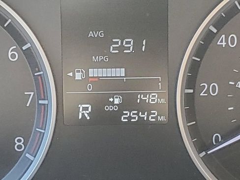 Certified 2025 Nissan Kicks Play S image 31