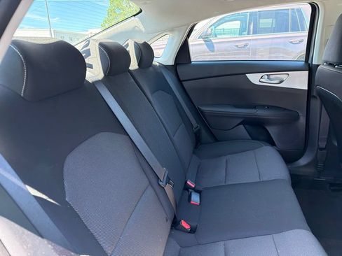 Used 2024 Kia Forte LXS w/ LXS Technology Package FWD image 10
