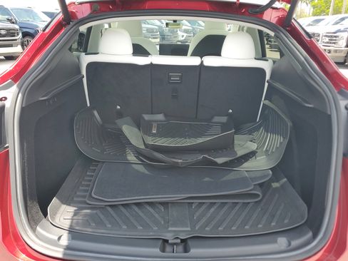 Used 2024 Tesla Model Y Long Range RWD image 10