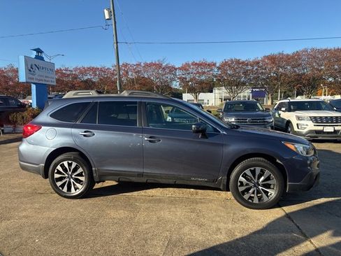 Used 2017 Subaru Outback 3.6R Limited image 4