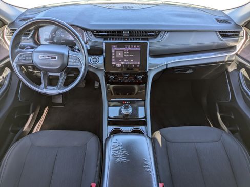 Used 2021 Jeep Grand Cherokee L Laredo w/ Luxury Tech Group I image 16