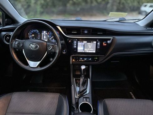 Used 2018 Toyota Corolla SE image 21