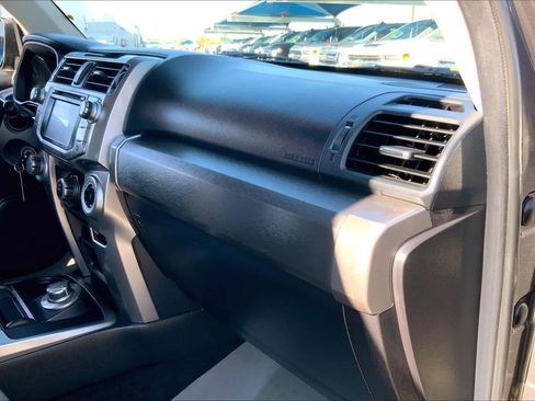 Used 2014 Toyota 4Runner SR5 image 18