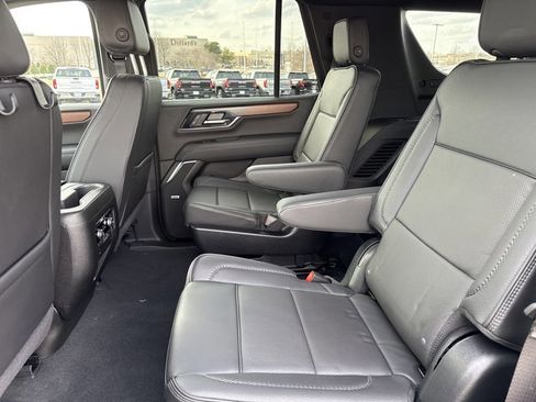 Used 2025 GMC Yukon Denali w/ LPO, Floor Liner Package image 6