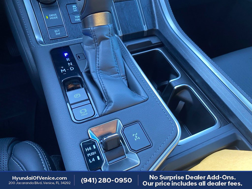 Used 2025 Lexus GX 550 AWD/4WD image 15