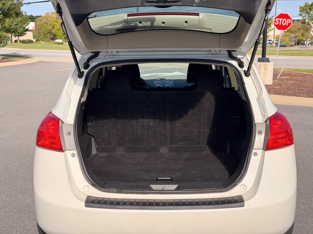 Used 2015 Nissan Rogue S w/ Convenience Package AWD/4WD image 9