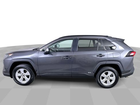 Used 2021 Toyota RAV4 LE image 41
