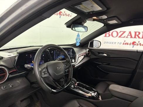 Used 2025 Chevrolet Trax RS w/ Driver Confidence Package FWD image 12