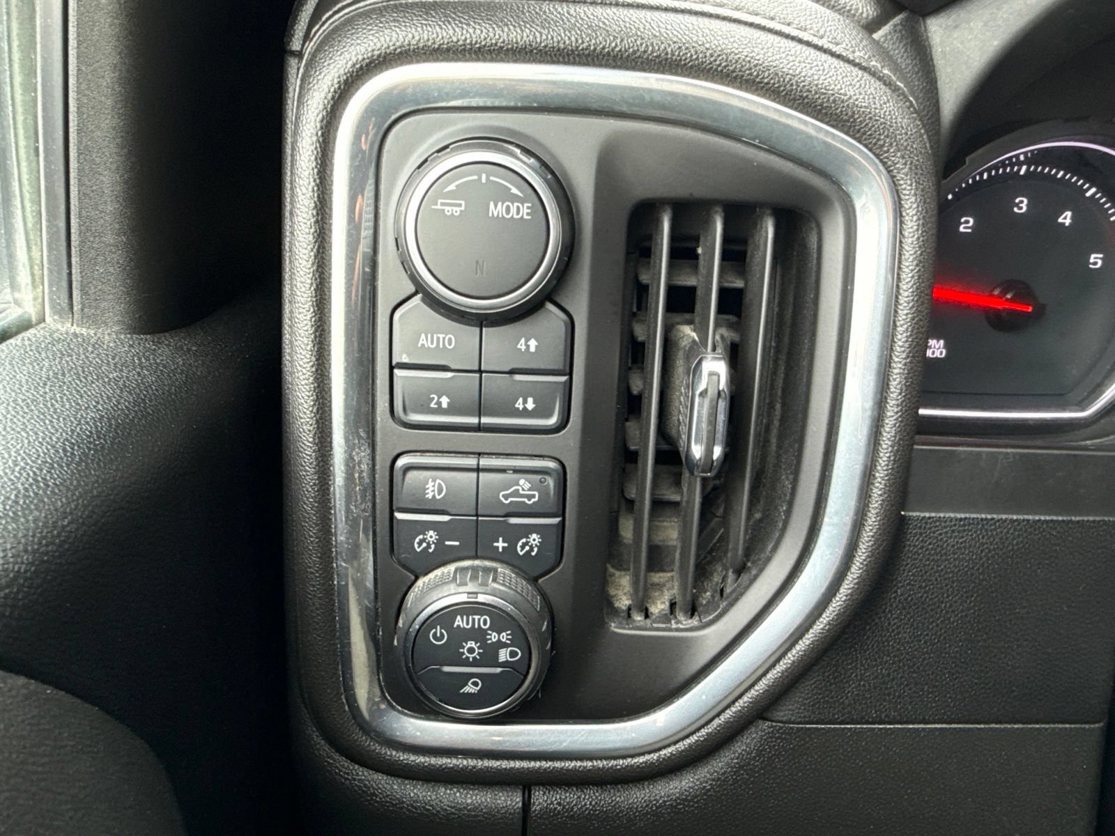 Used 2023 Chevrolet Silverado 2500 LTZ w/ Z71 Off-Road Package AWD/4WD image 36