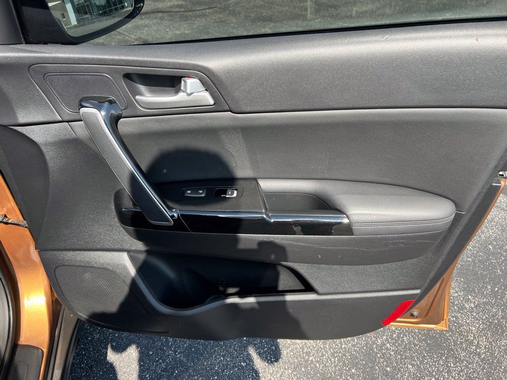 Used 2020 Kia Sportage EX AWD/4WD image 30