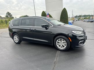 Used 2023 Chrysler Pacifica Touring-L FWD video 1