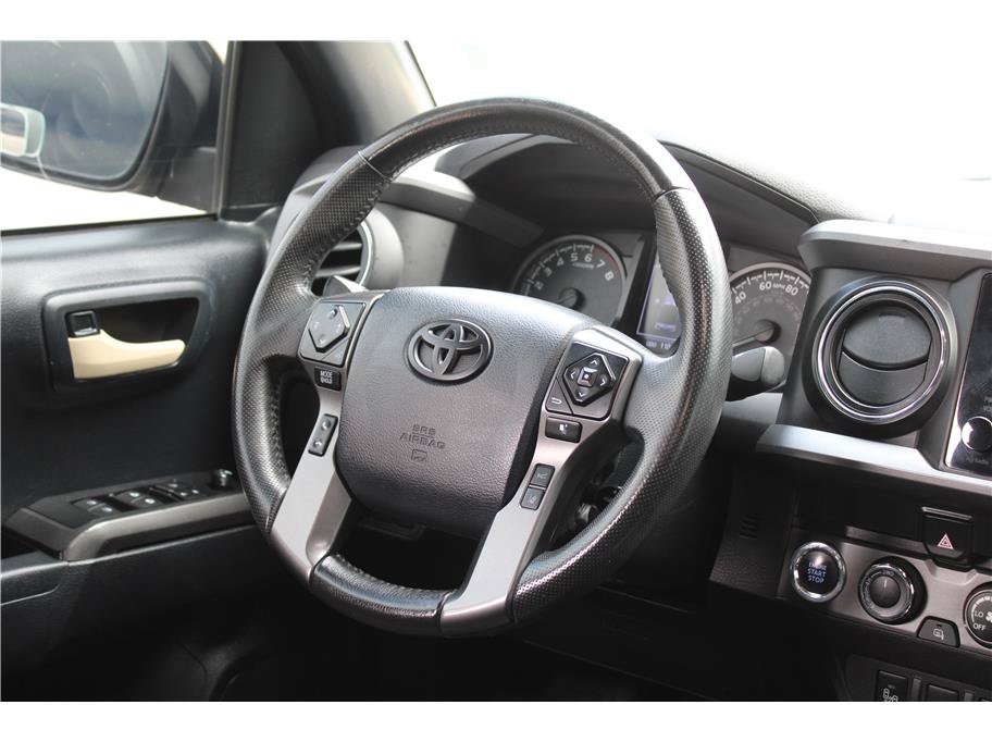 Used 2019 Toyota Tacoma TRD Sport w/ Exterior Package AWD/4WD image 16