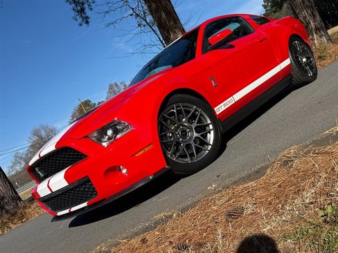 Used 2012 Ford Mustang Shelby GT500 w/ SVT Performance Pkg image 3