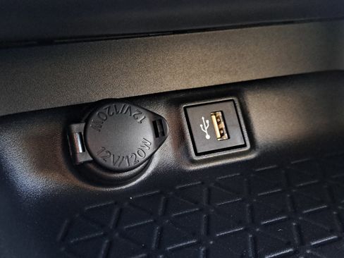 New 2025 Toyota RAV4 XLE image 19