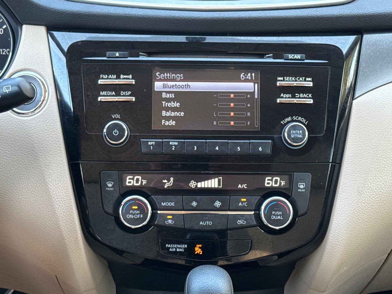 Used 2016 Nissan Rogue SV FWD image 21