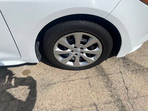 Used 2024 Toyota Corolla LE FWD image 21
