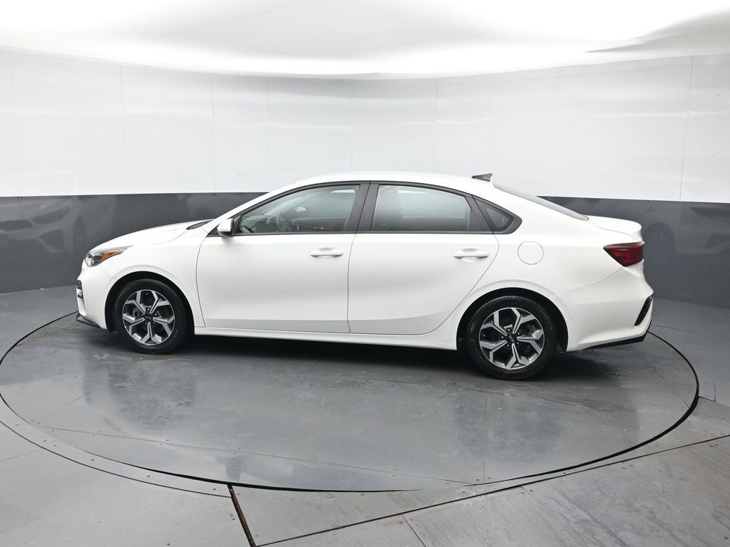 Used 2021 Kia Forte LXS FWD image 4