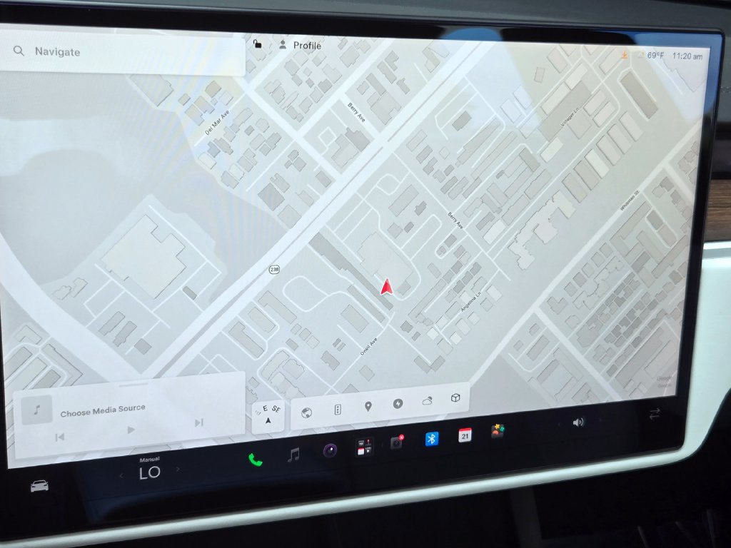 Used 2023 Tesla Model S AWD/4WD image 21