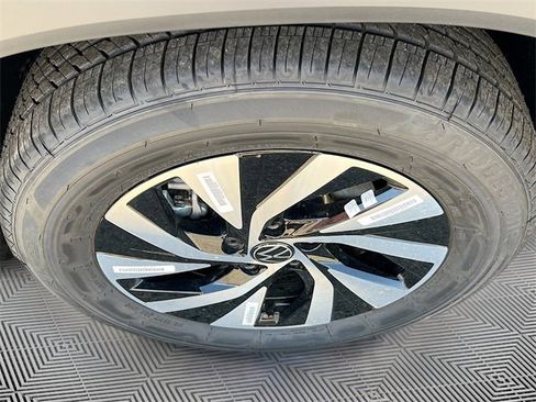 New 2025 Volkswagen Tiguan S image 30