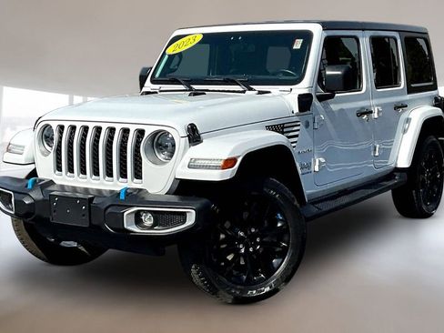 Used 2023 Jeep Wrangler Unlimited Sahara w/ Cold Weather Group image 3