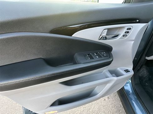Used 2018 Honda Pilot Touring image 21