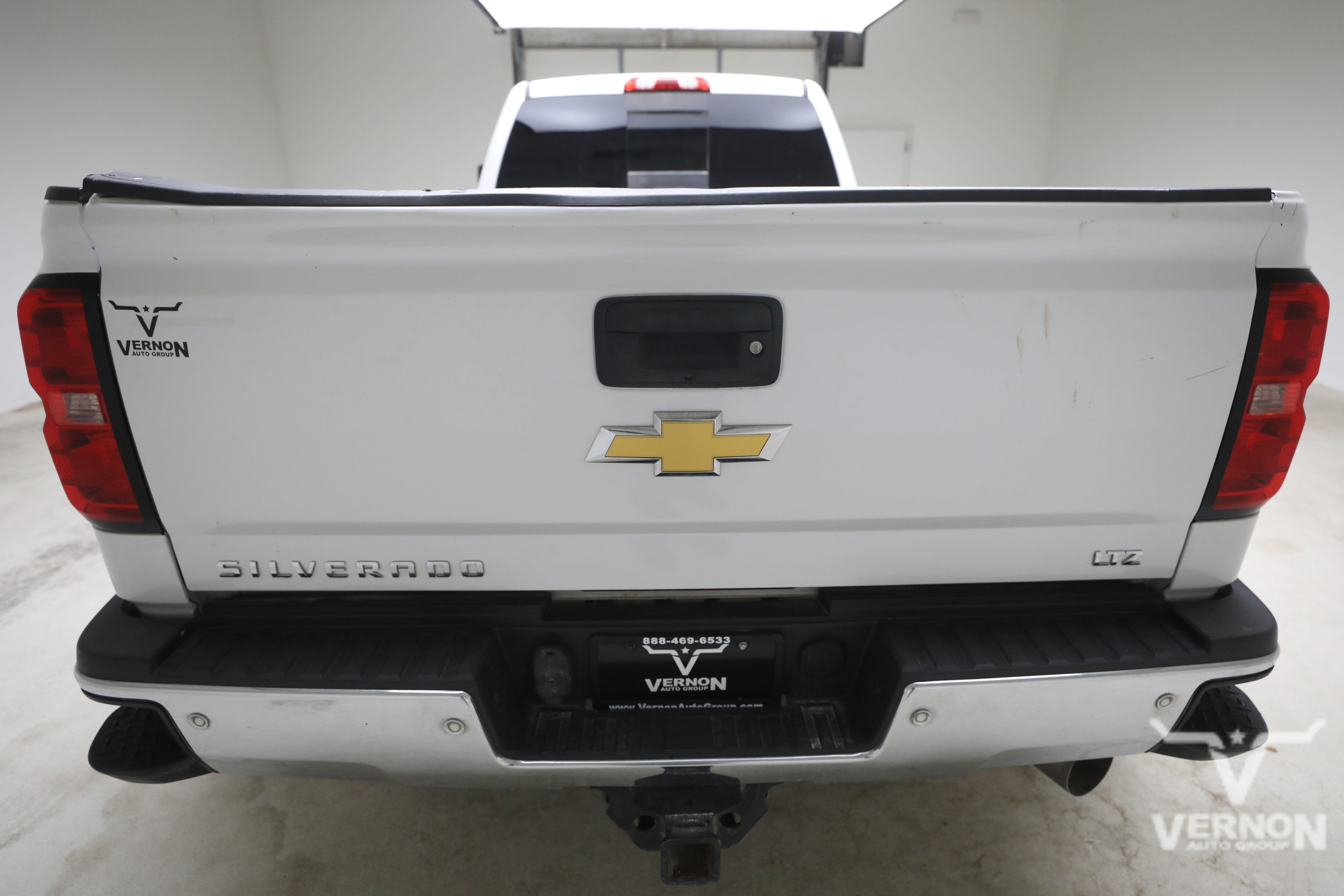 Used 2019 Chevrolet Silverado 3500 LTZ w/ Duramax Plus Package AWD/4WD image 4