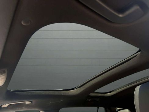 Used 2025 Mercedes-Benz GLB 250 GLB 250 image 17