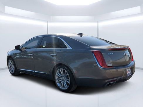 Used 2018 Cadillac XTS Luxury image 5