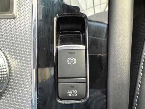 Used 2023 Mitsubishi Outlander SEL image 36