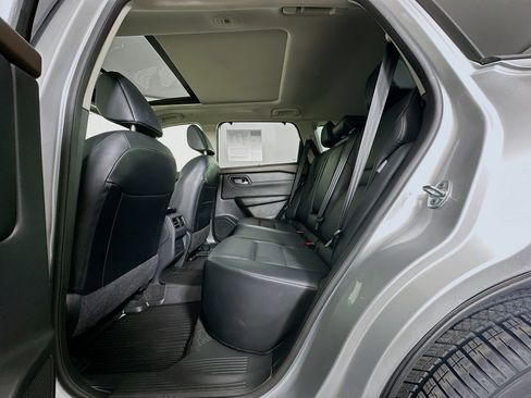 Used 2023 Nissan Rogue SV w/ SV Premium Package image 29