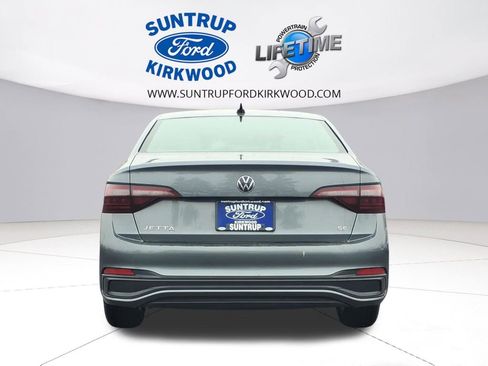 Used 2024 Volkswagen Jetta SE image 28
