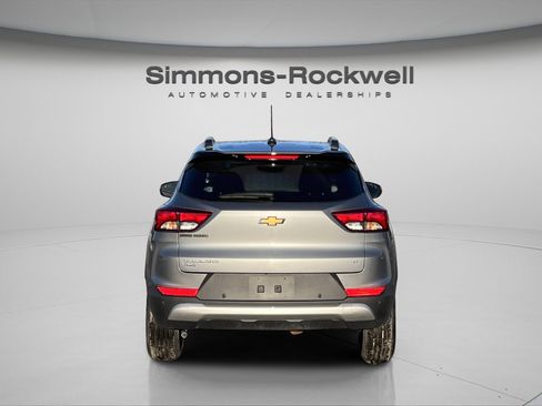 Used 2025 Chevrolet TrailBlazer LT w/ Driver Confidence Package image 6