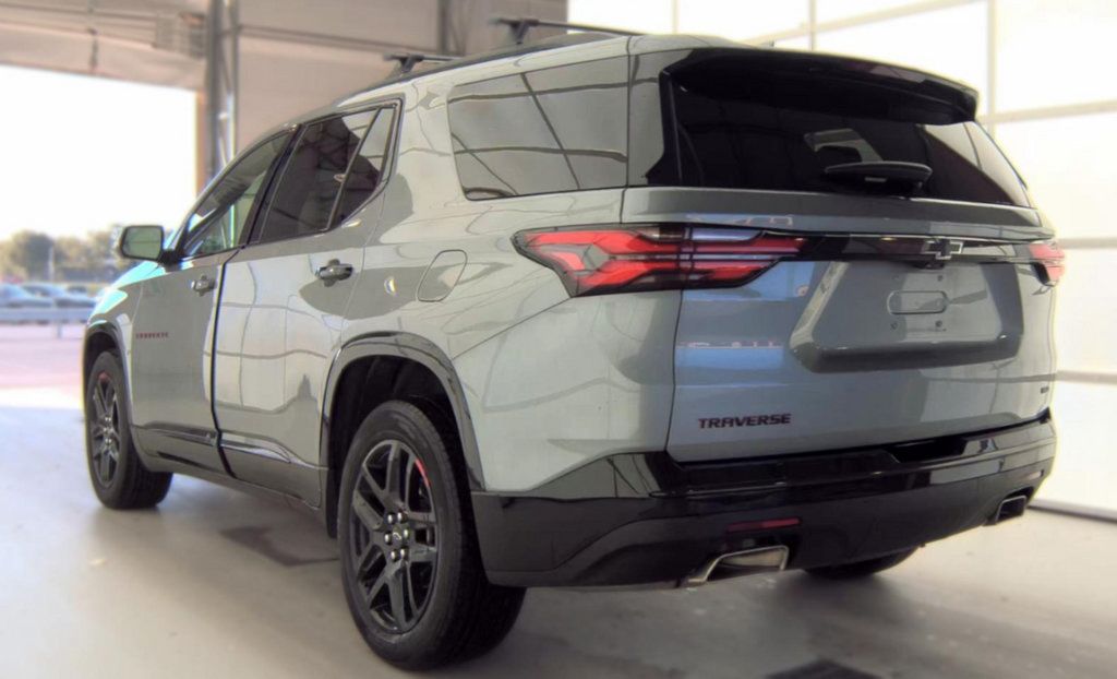 Used 2023 Chevrolet Traverse Premier w/ Redline Edition AWD/4WD image 4