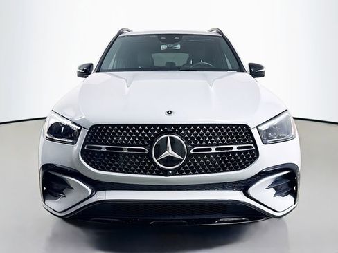 Used 2025 Mercedes-Benz GLE 450e 4MATIC image 2