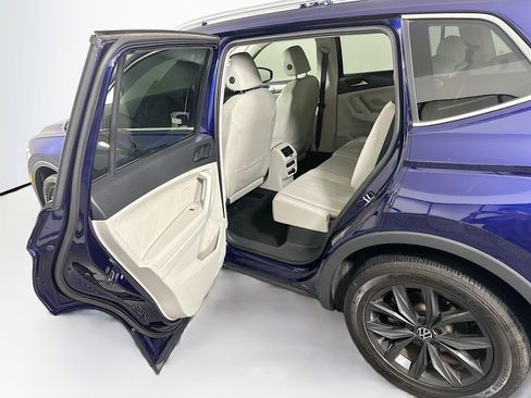 Used 2024 Volkswagen Tiguan SE FWD image 25