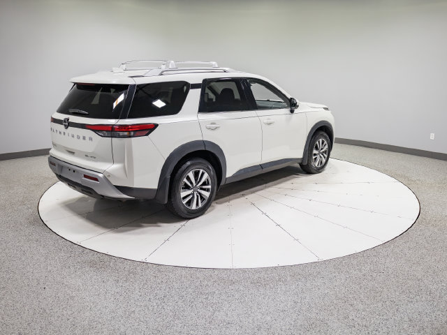 Used 2024 Nissan Pathfinder SL AWD/4WD image 32