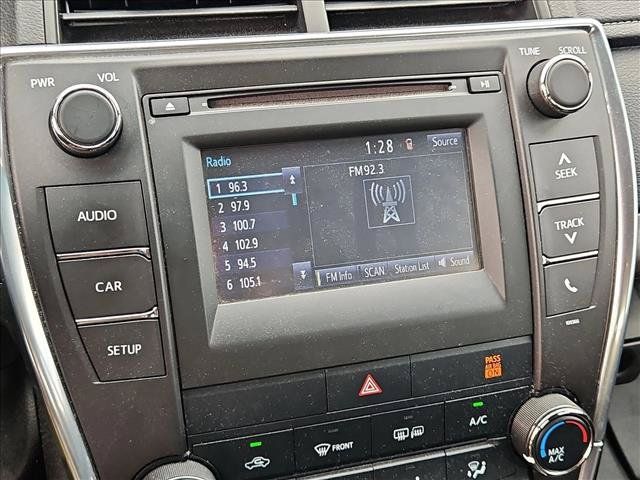 Used 2015 Toyota Camry LE FWD image 16