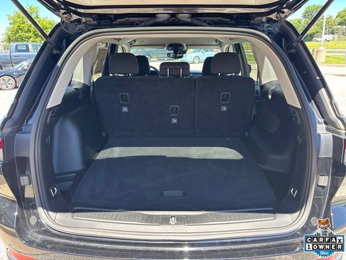 Used 2023 Jeep Grand Cherokee Laredo AWD/4WD image 4