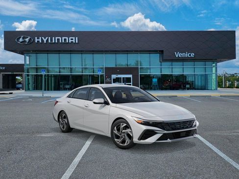 New 2026 Hyundai Elantra Limited FWD image 2