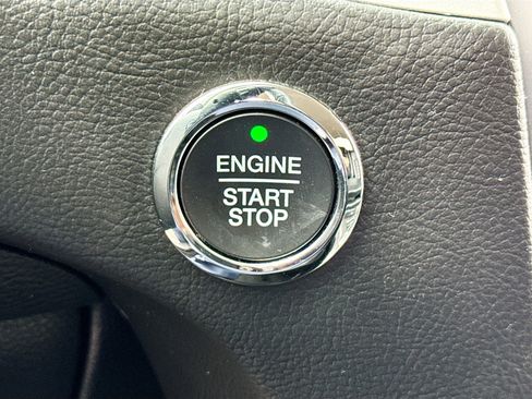 Used 2022 Ford Edge SEL w/ Convenience Package image 9